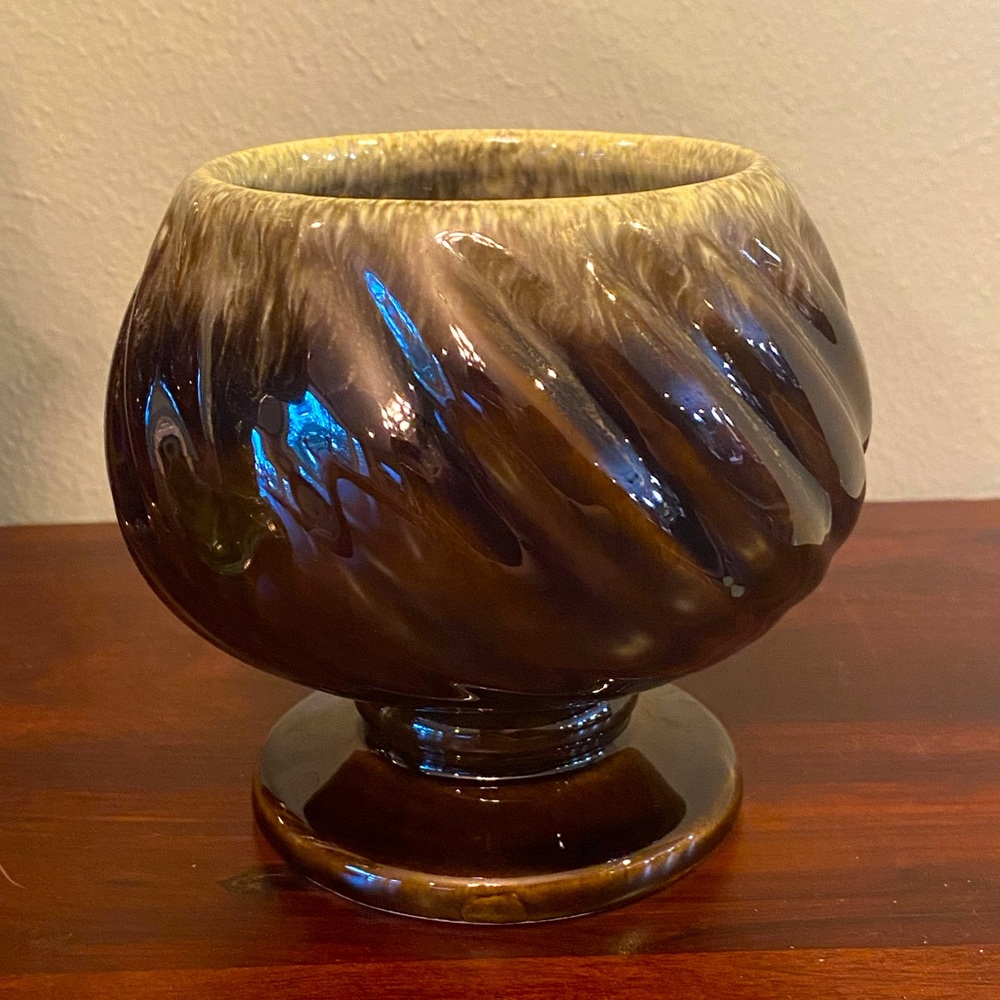 Vintage hull pedestal bowl/planter